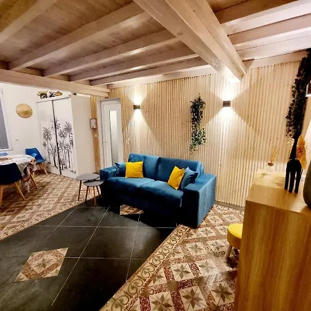 La Maison De La